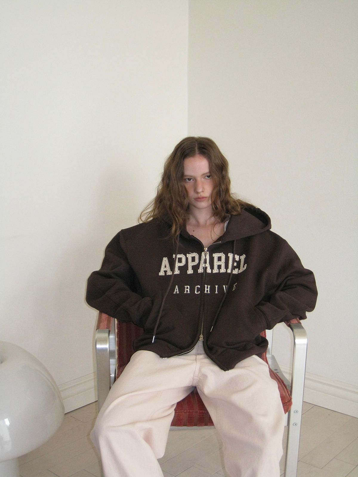 어패럴아카이브(APPAREL ARCHIVE) Mei patch hoodie zip-up - Brown