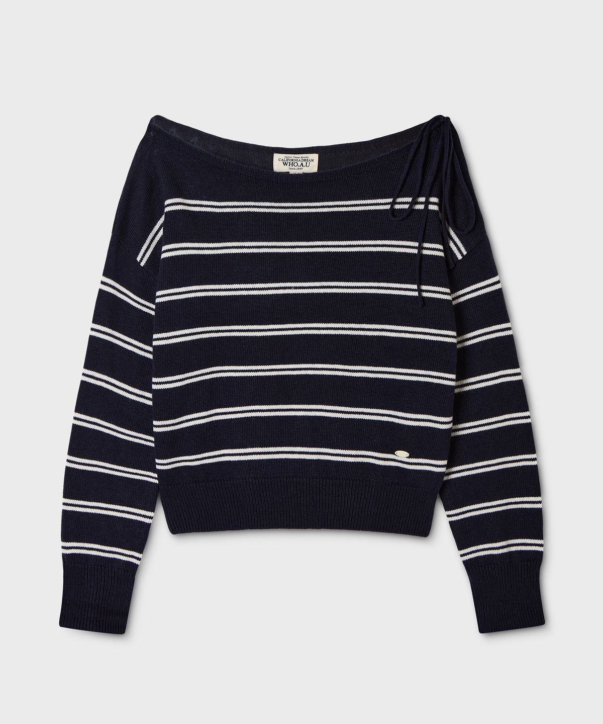 후아유(WHO.A.U) Off-Shoulder Ribbon Pullover / WHKAG4938F