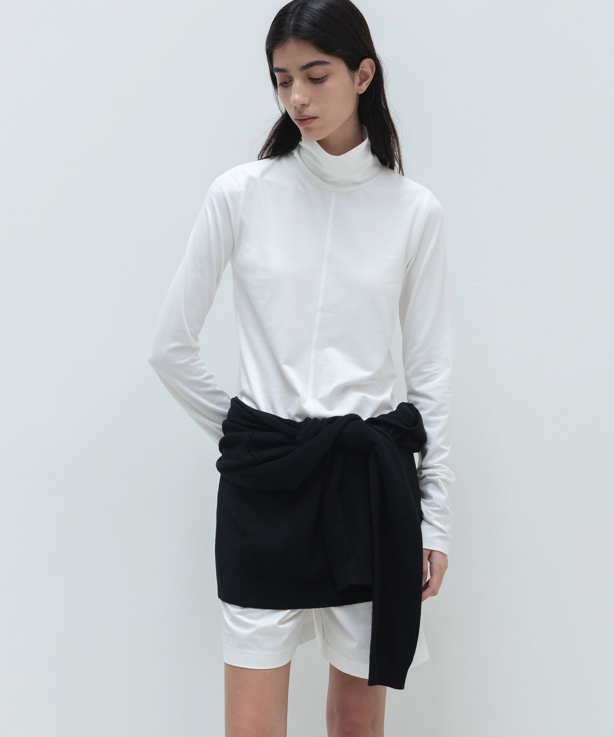 인사일런스 우먼(INSILENCE WOMEN) 스티치 터틀넥 티셔츠 WHITE