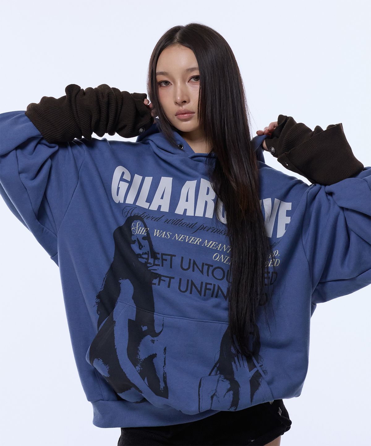 길라아카이브(GILAARCHIVE) TWICE GIRL OVER SIZE HOODED_BLUE