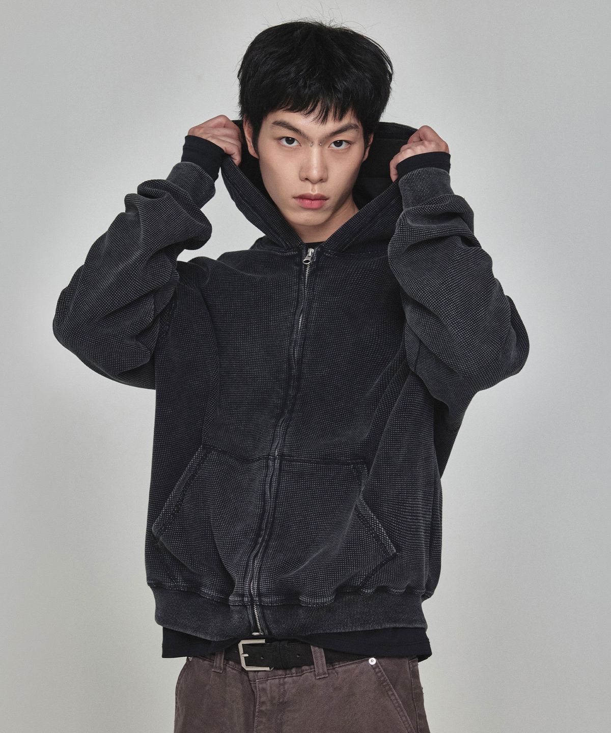 기철(KICHUL) Grit Waffle Hood Zip-up (Black)