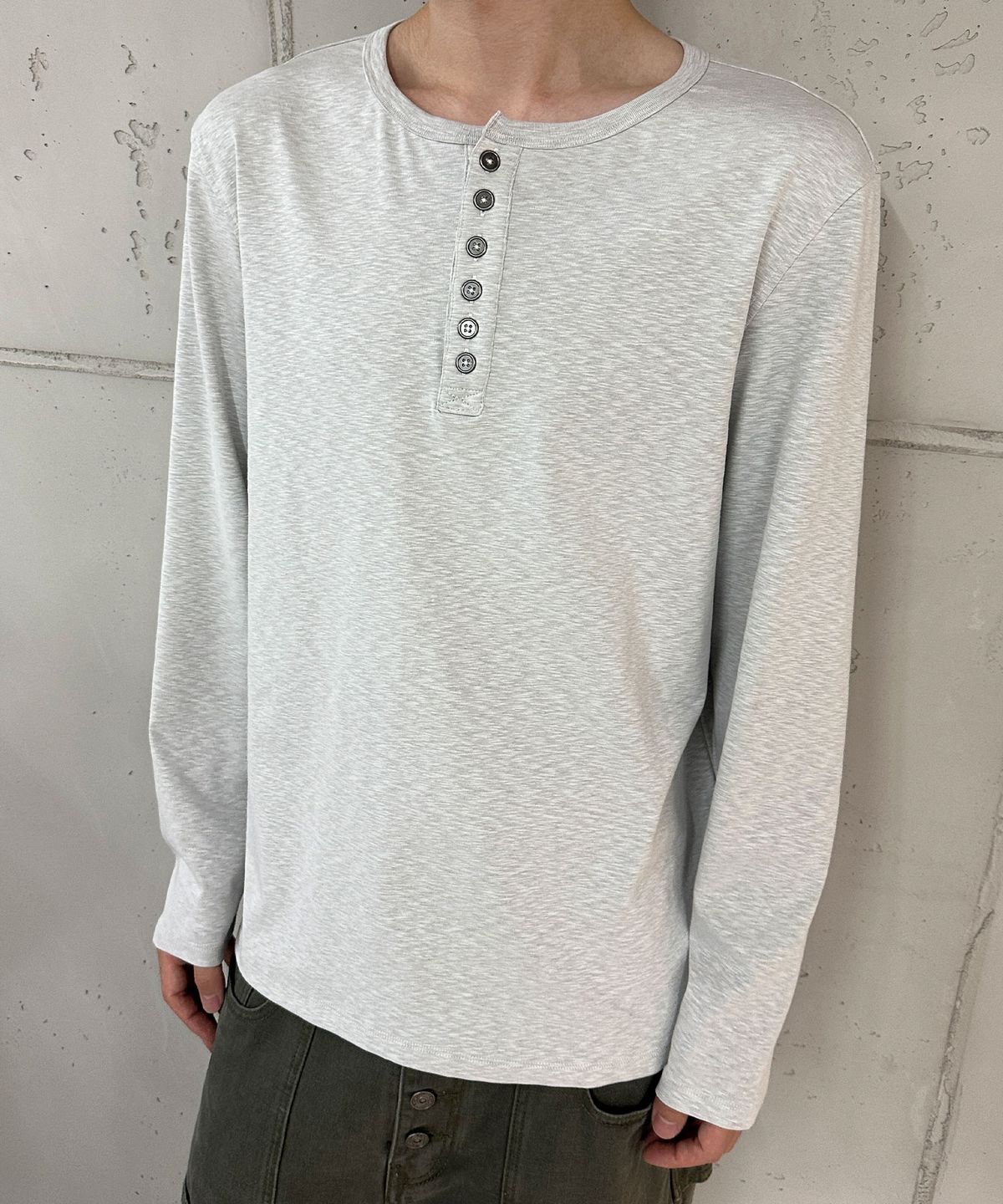 기철(KICHUL) Slub Henley Long Sleeve (Melange Grey)