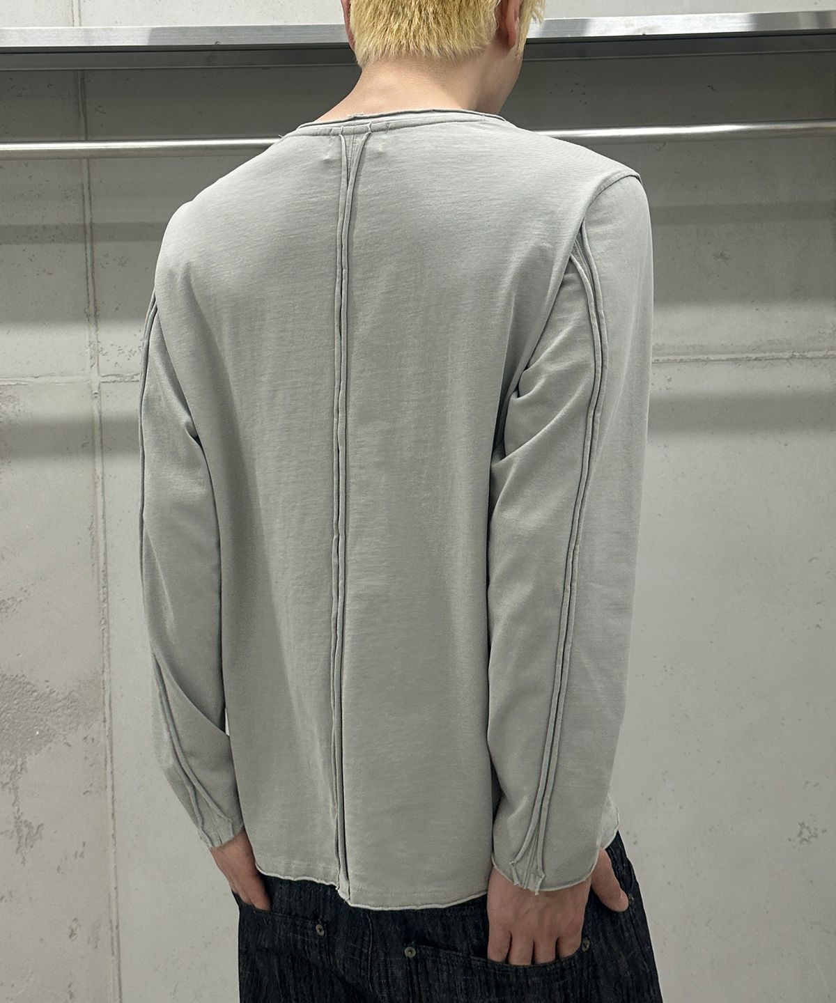 기철(KICHUL) Raw Cut Long Sleeve (Greige)
