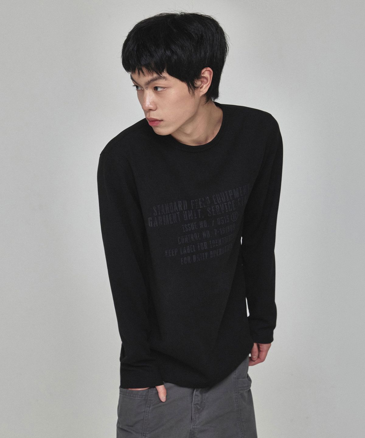 기철(KICHUL) Label Waffle Long Sleeve (Black)