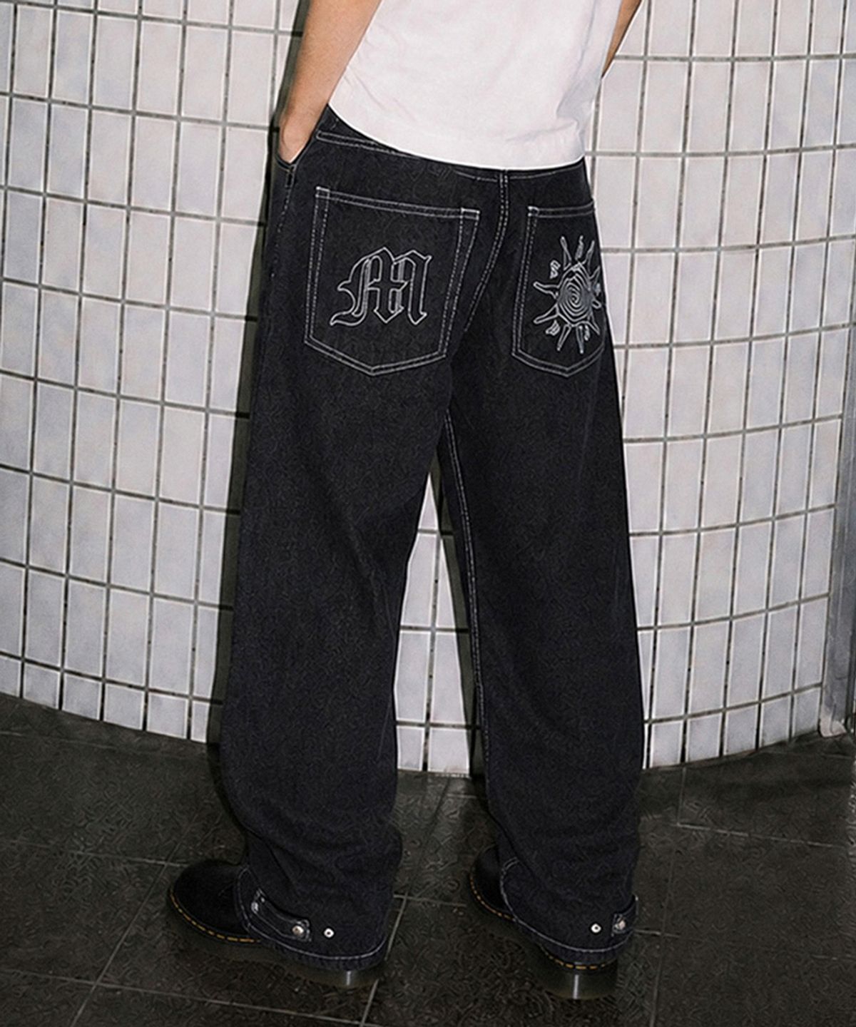 마하그리드(MAHAGRID) SOLAR EMB LIGHT DENIM PANT_2colors