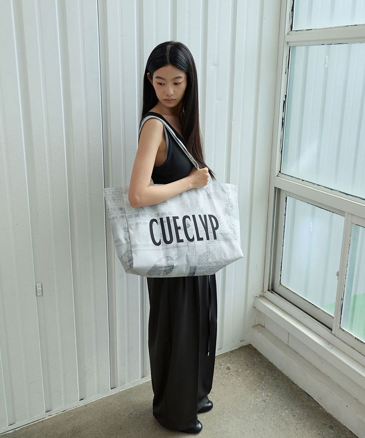 큐클리프(CUECLYP) [City Forward] Tote Bag (Grey)