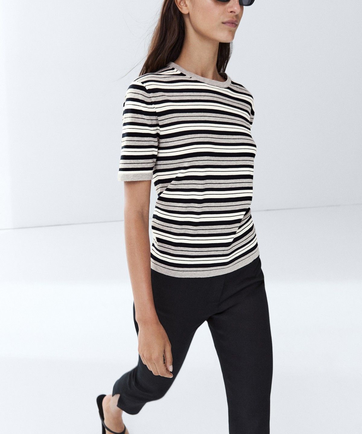 마시모두띠(MASSIMO DUTTI) 스트라이프 디테일 반팔 티셔츠