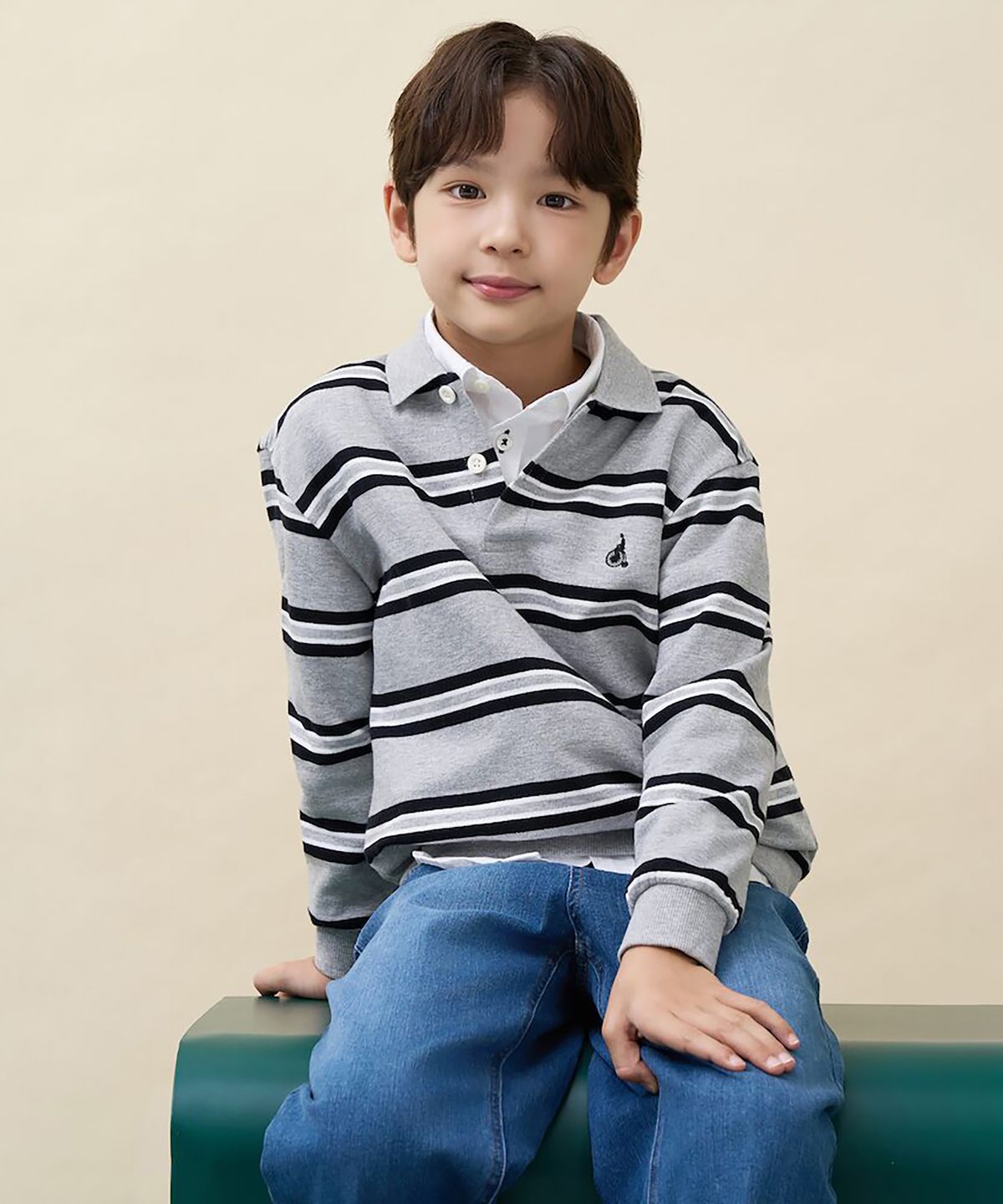 빈폴 키즈(BEANPOLE KIDS) 멀티 스트라이프 티칼라 스웻셔츠  그레이 (BI6841U013)