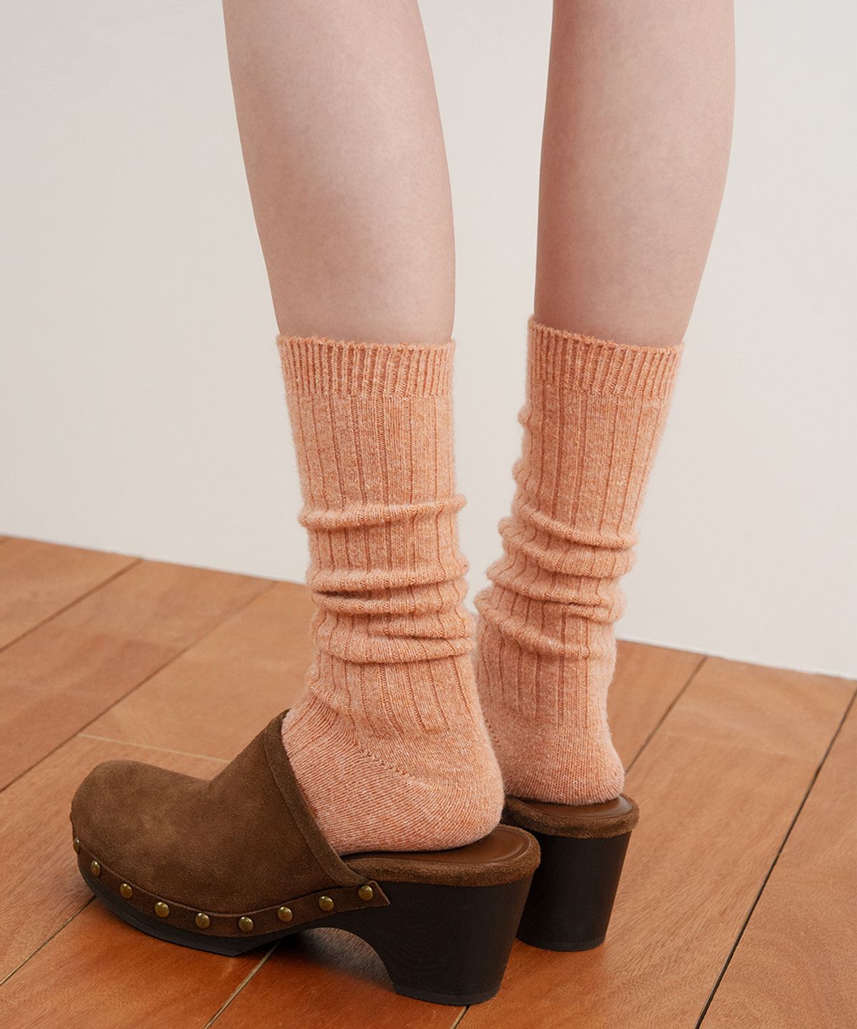 시눈(SINOON) WOOL BLEND CREW SOCKS (Apricot)
