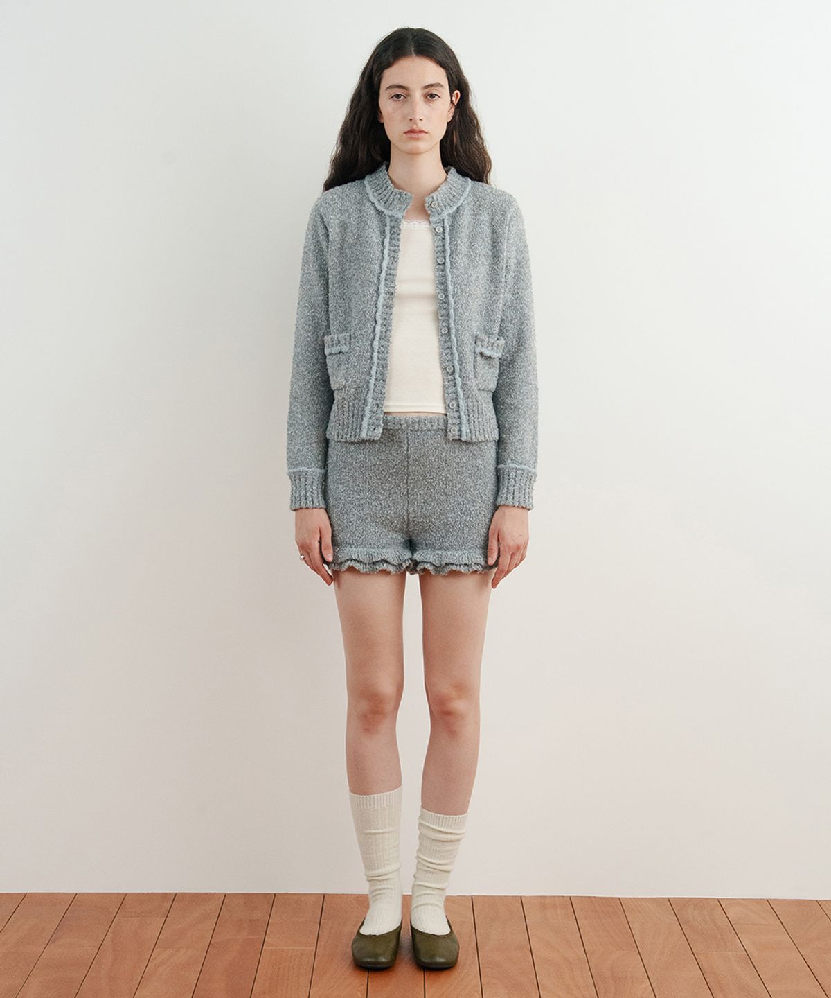 시눈(SINOON) Color Point Frill Knit Shorts (Deep Grey)