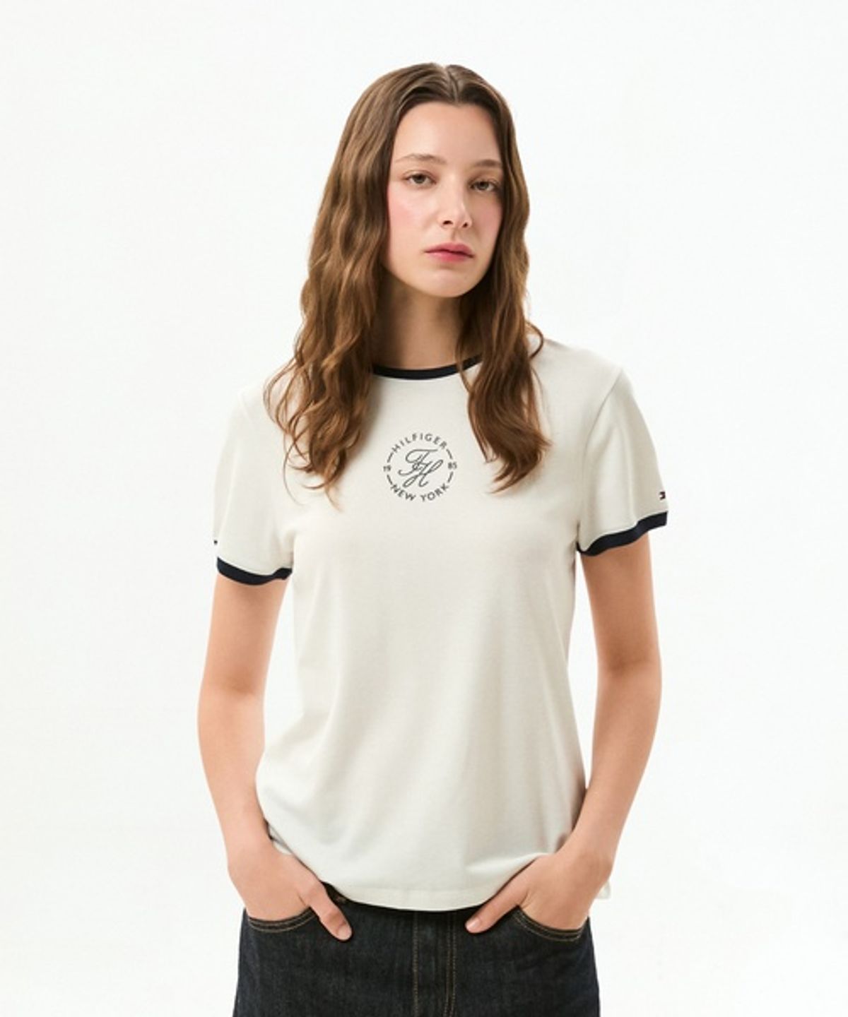 타미힐피거(TOMMY HILFIGER) 스크립트 링거 티셔츠 (T22G6TTO032WT3YBL)