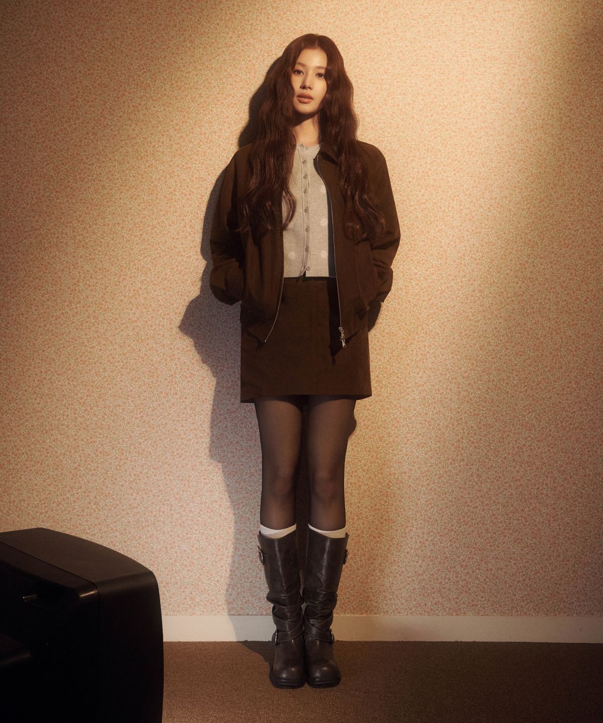커버낫 우먼(COVERNAT WOMAN) 우먼 스웨이드 미니 스커트 브라운