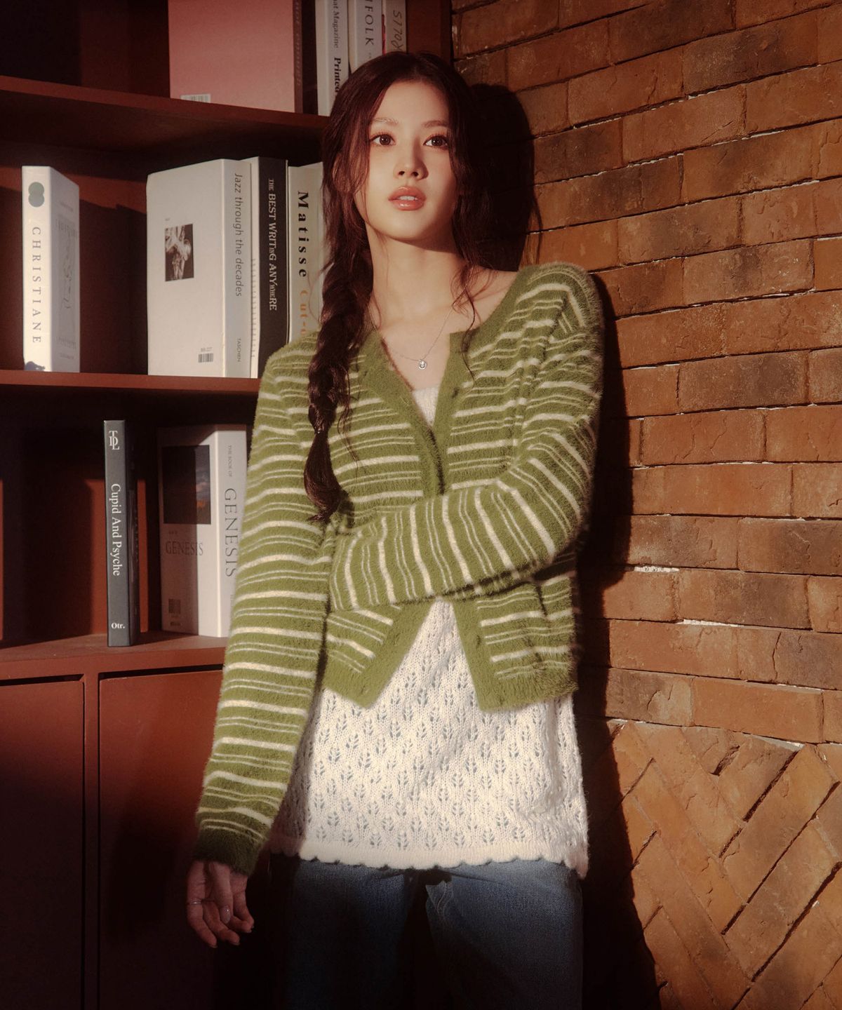 커버낫 우먼(COVERNAT WOMAN) 우먼 스트라이프 헤어리 가디건 올리브