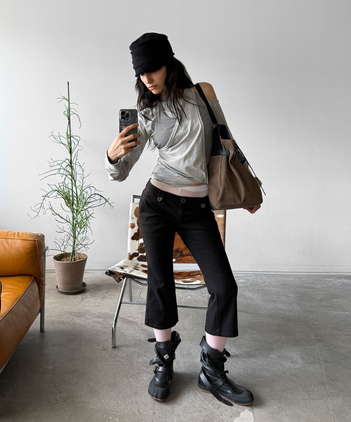 샌드릭(SANDRIC) Cropped Flare Denim_Black