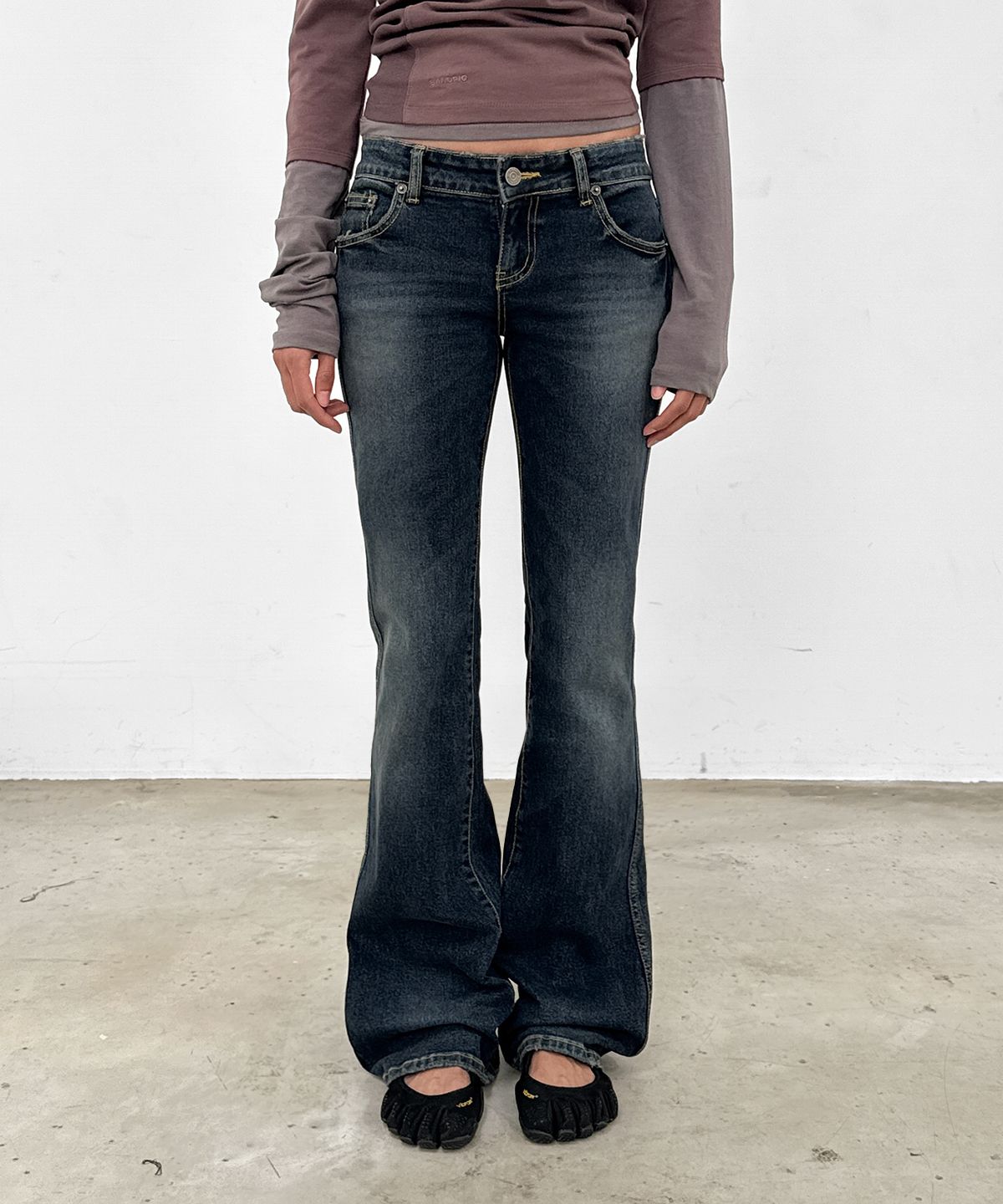샌드릭(SANDRIC) Slim Bootcut Denim Pants_Dark blue