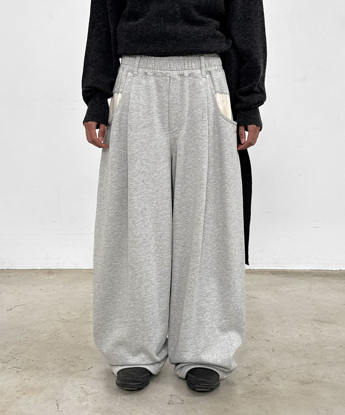 샌드릭(SANDRIC) pocket Detail sweat pants_Melange grey