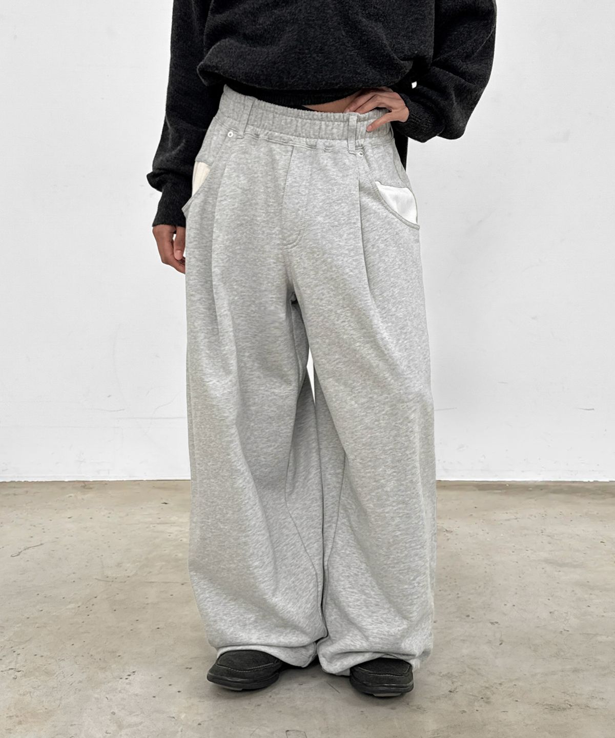 샌드릭(SANDRIC) pocket Detail sweat pants_Melange grey