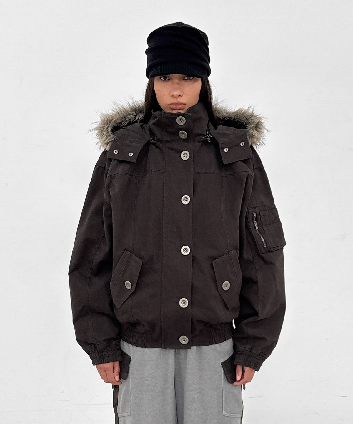 샌드릭(SANDRIC) Detachable Fur Jacket_Charcoal