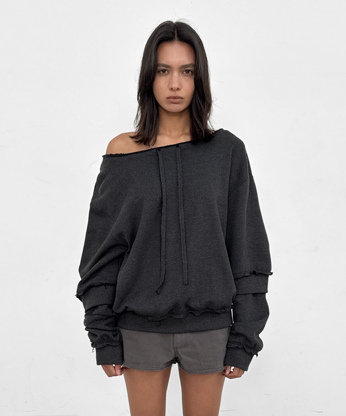 샌드릭(SANDRIC) Overfit Drawstring Sweatshirt_Charcoal