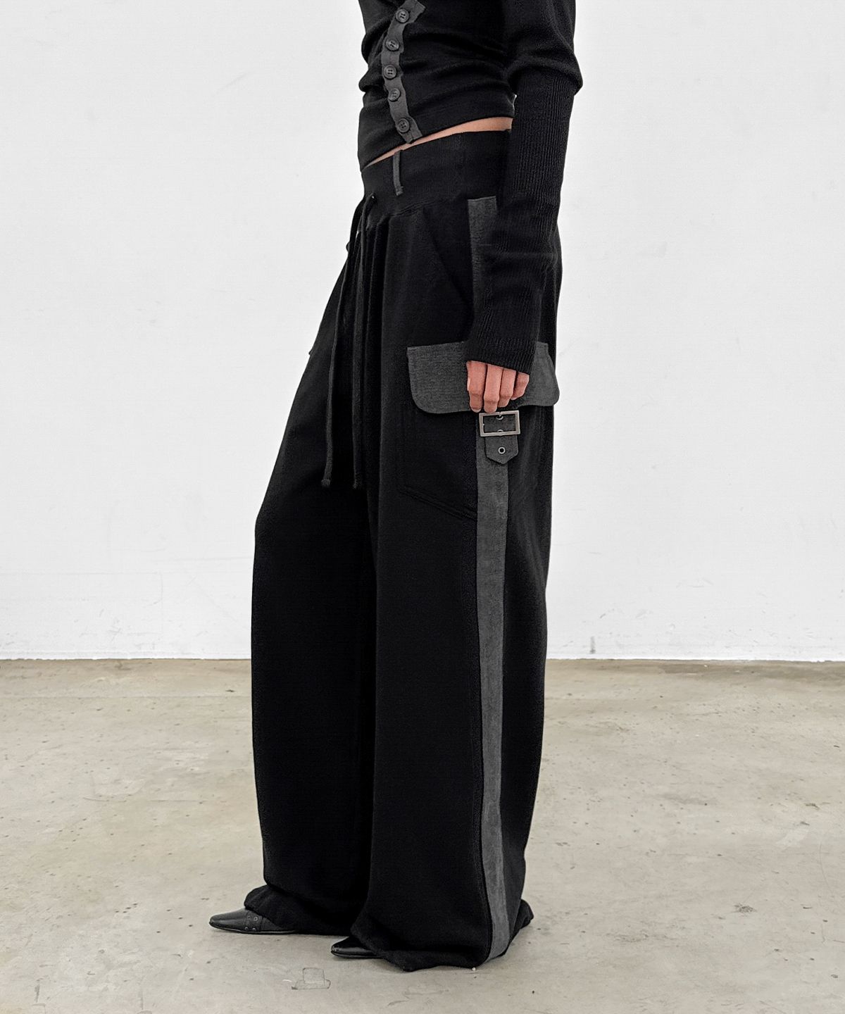 샌드릭(SANDRIC) Side Line Pants_Black