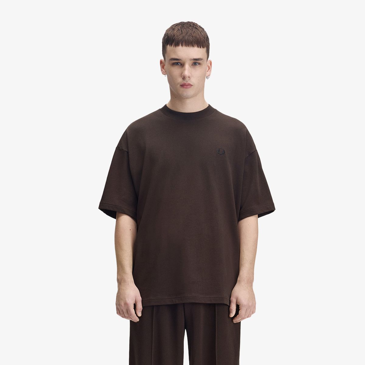 프레드페리(FRED PERRY) [Sport] 오버사이즈드 티셔츠 - 리치브라운 AFPM2G33481-33C