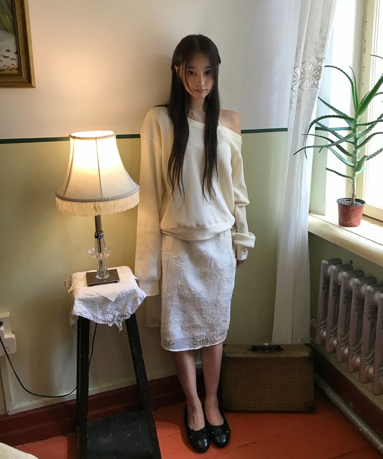프레이드 로즈 미디 스커트 ( 크림 )