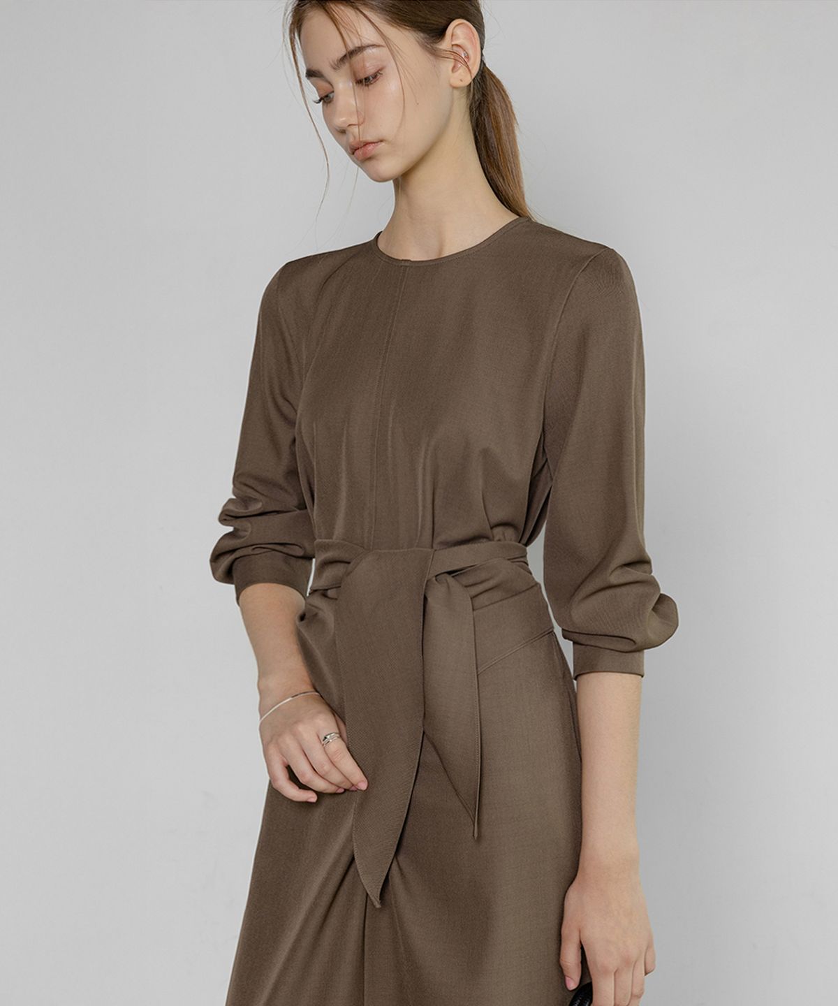 논앤논(NON AND NON) [풀슬리브.ver] DRAPE WAIST LONG DRESS_NFON6548 (브라운)