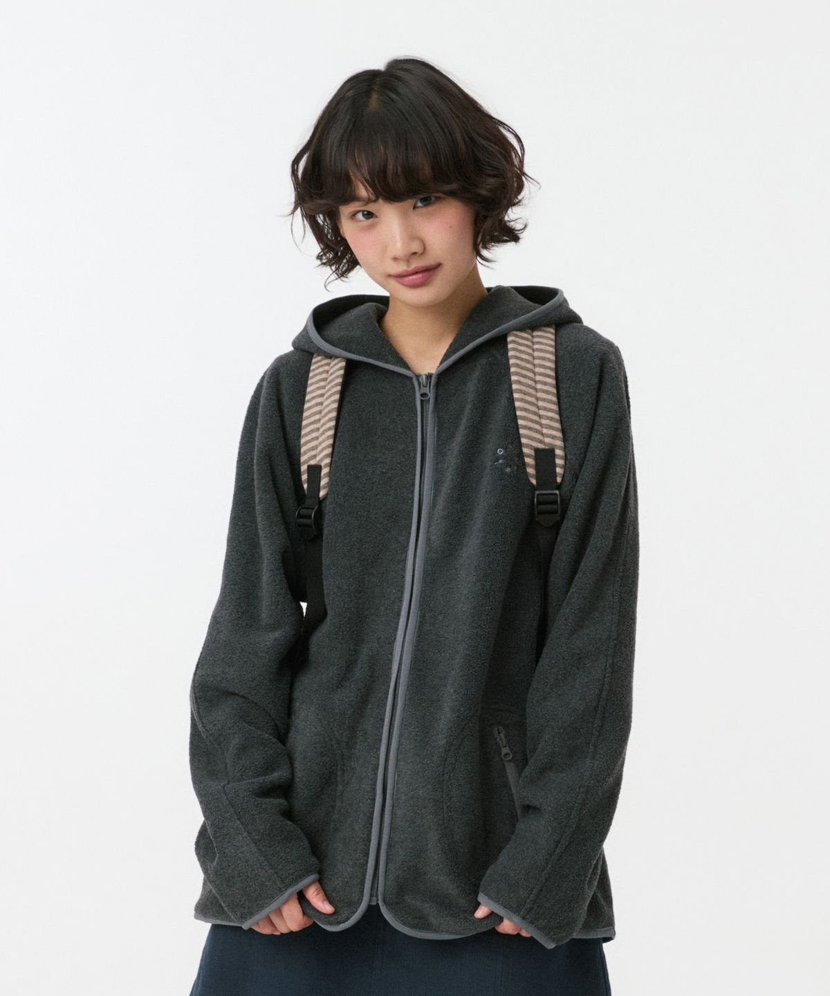 오헤시오(OHESHIO) MINI LOGO FLEECE ZIP-UP, CHARCOAL