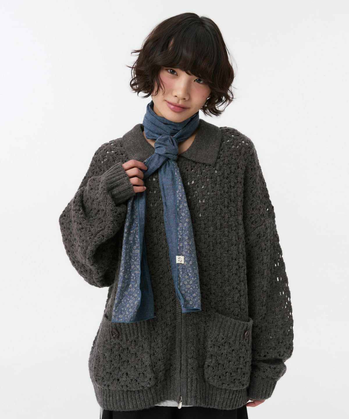 오헤시오(OHESHIO) CROCHET KNIT ZIP-UP, CHARCOAL