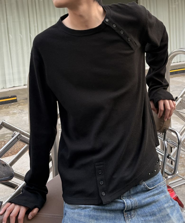 [송이송이 PICK] OFFSET BUTTON WAFFLE L/S TOP - BLACK