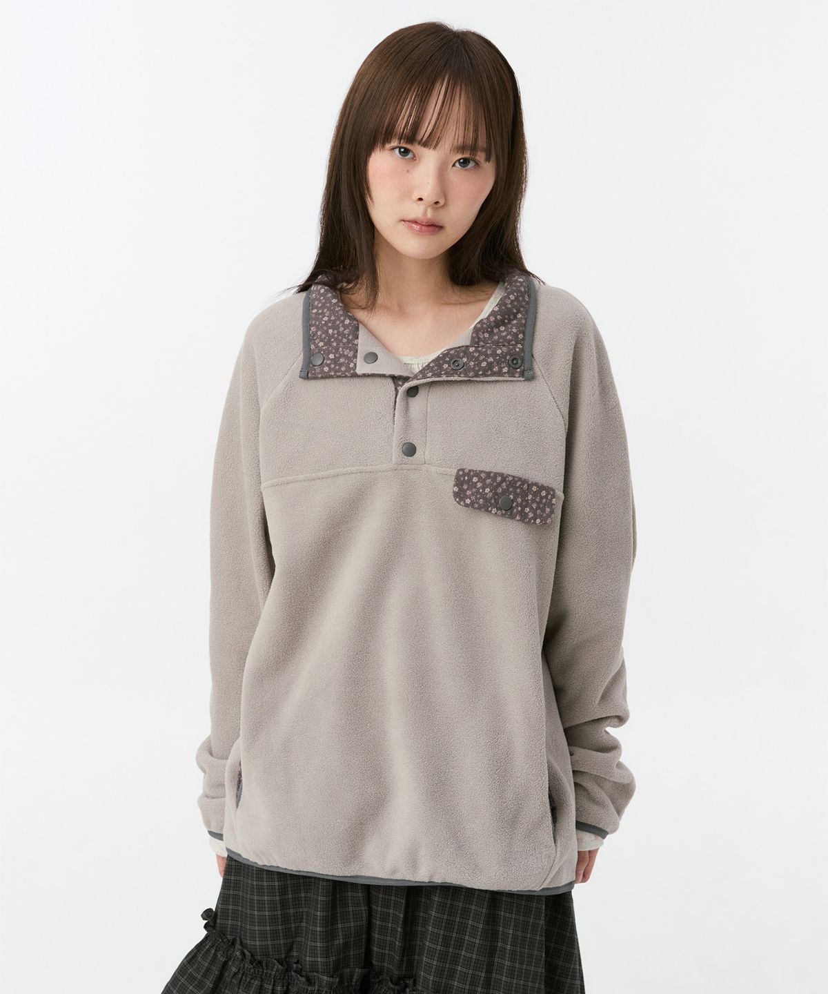 오헤시오(OHESHIO) FLORAL CONTRAST FLEECE PULLOVER, GRAY