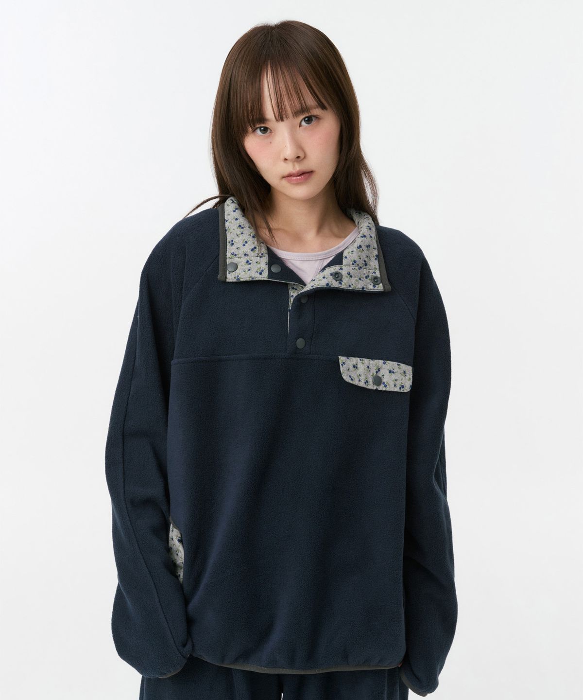 오헤시오(OHESHIO) FLORAL CONTRAST FLEECE PULLOVER, NAVY