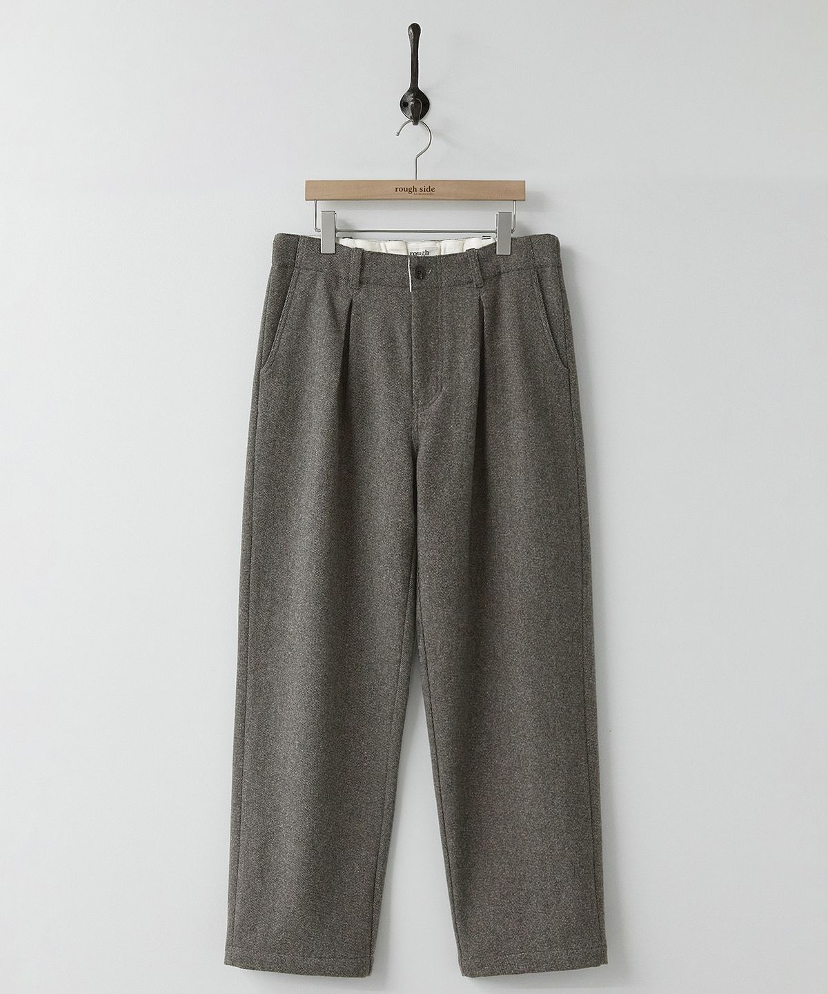 러프사이드(ROUGHSIDE) Wool Box Pleat Pants Brown
