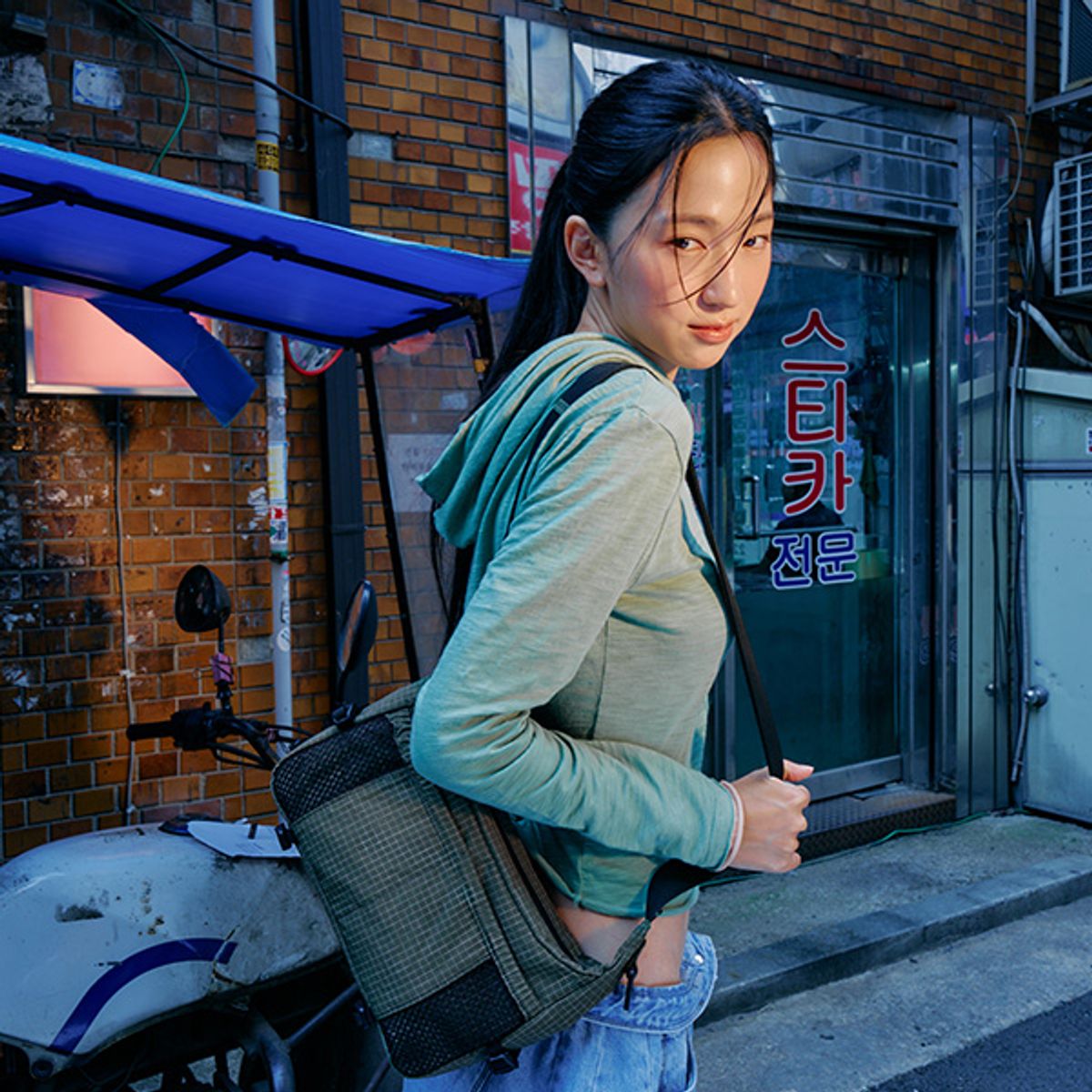 쌤소나이트 레드(SAMSONITE RED) IRES 크로스백 DARK GREEN UX014003