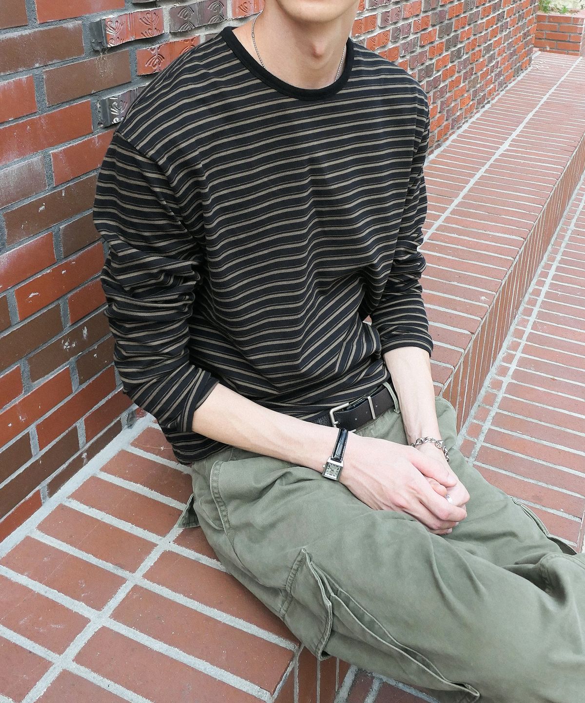 브랜디드(BRANDED) LINEAR STRIPE CROP LONG SLEEVE [VINTAGE OLIVE]