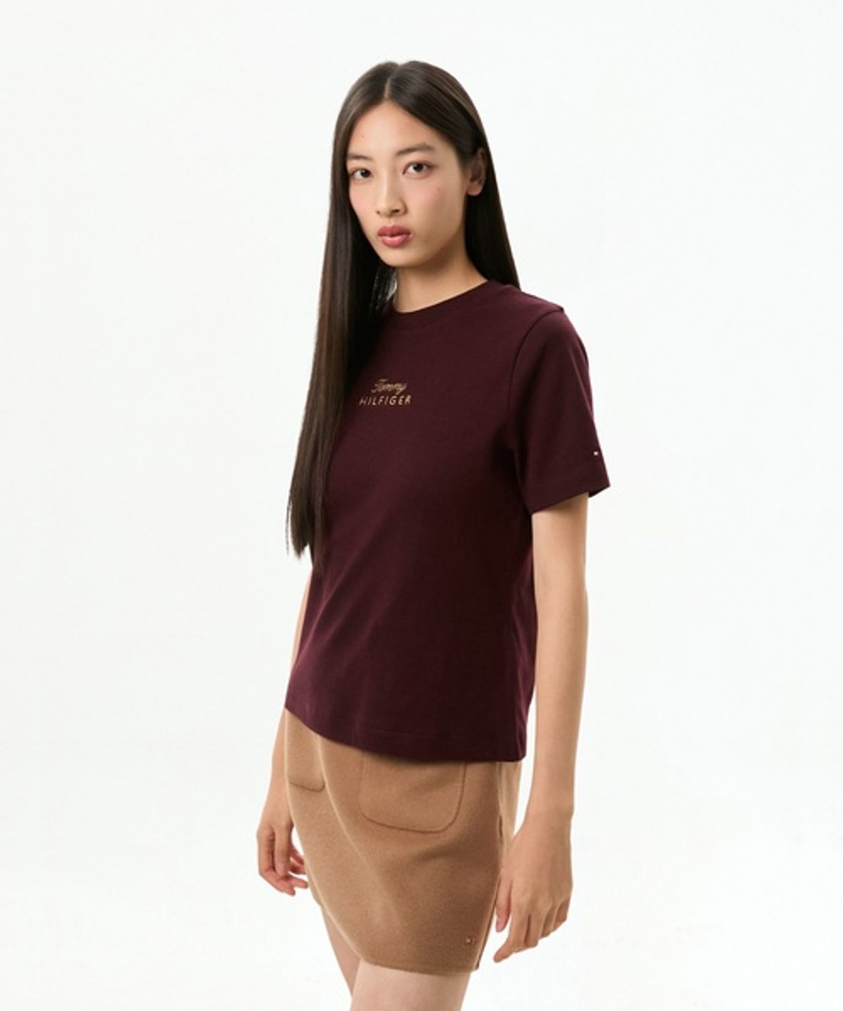 타미힐피거(TOMMY HILFIGER) 골드 스크립트 로고 크루넥 반팔 티셔츠 (T22G7TTO060WT1XIH)