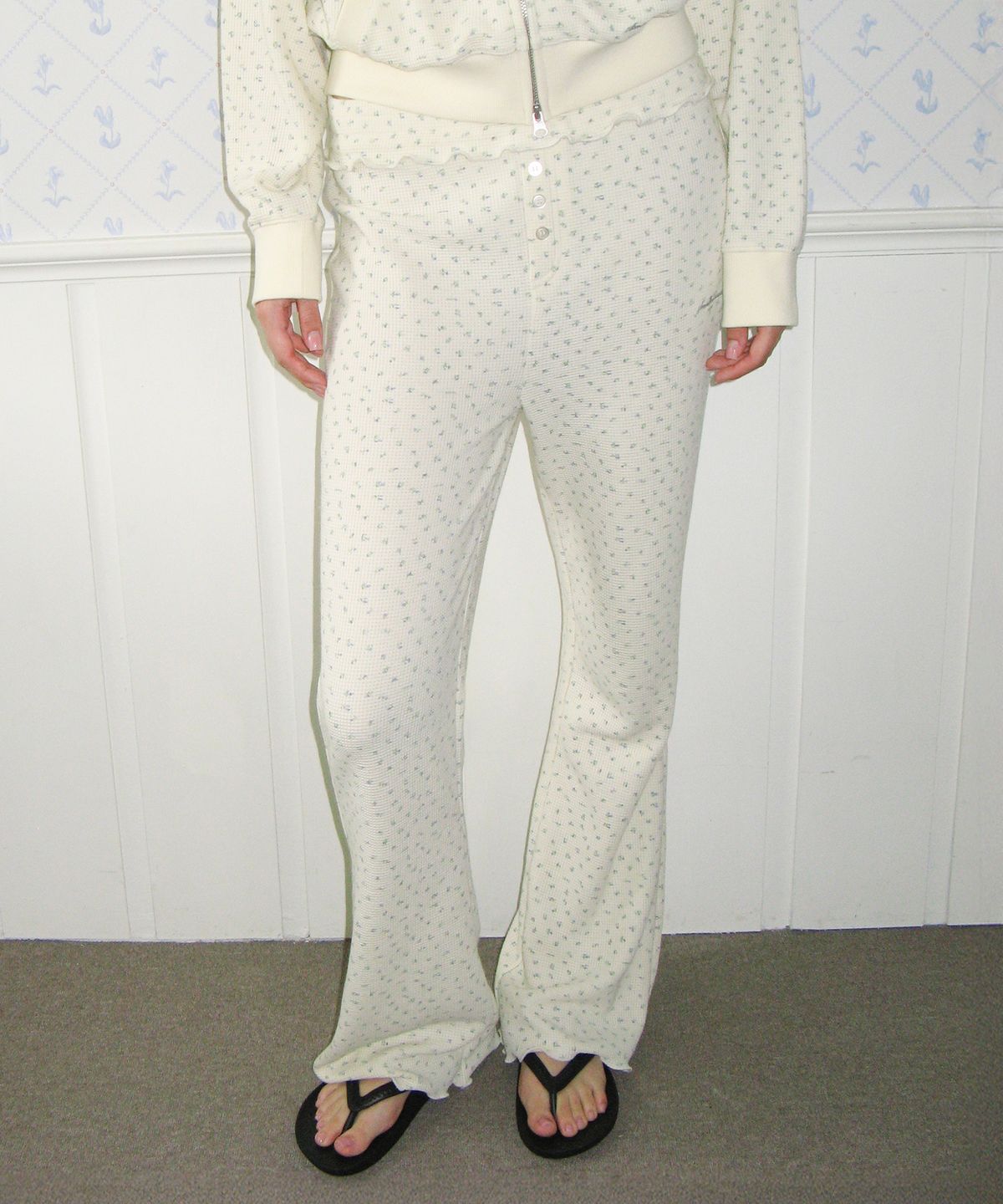 아메스 월드와이드(AMES-WORLDWIDE) CLASSIC FLOWER BOOT CUT PANTS CREAM