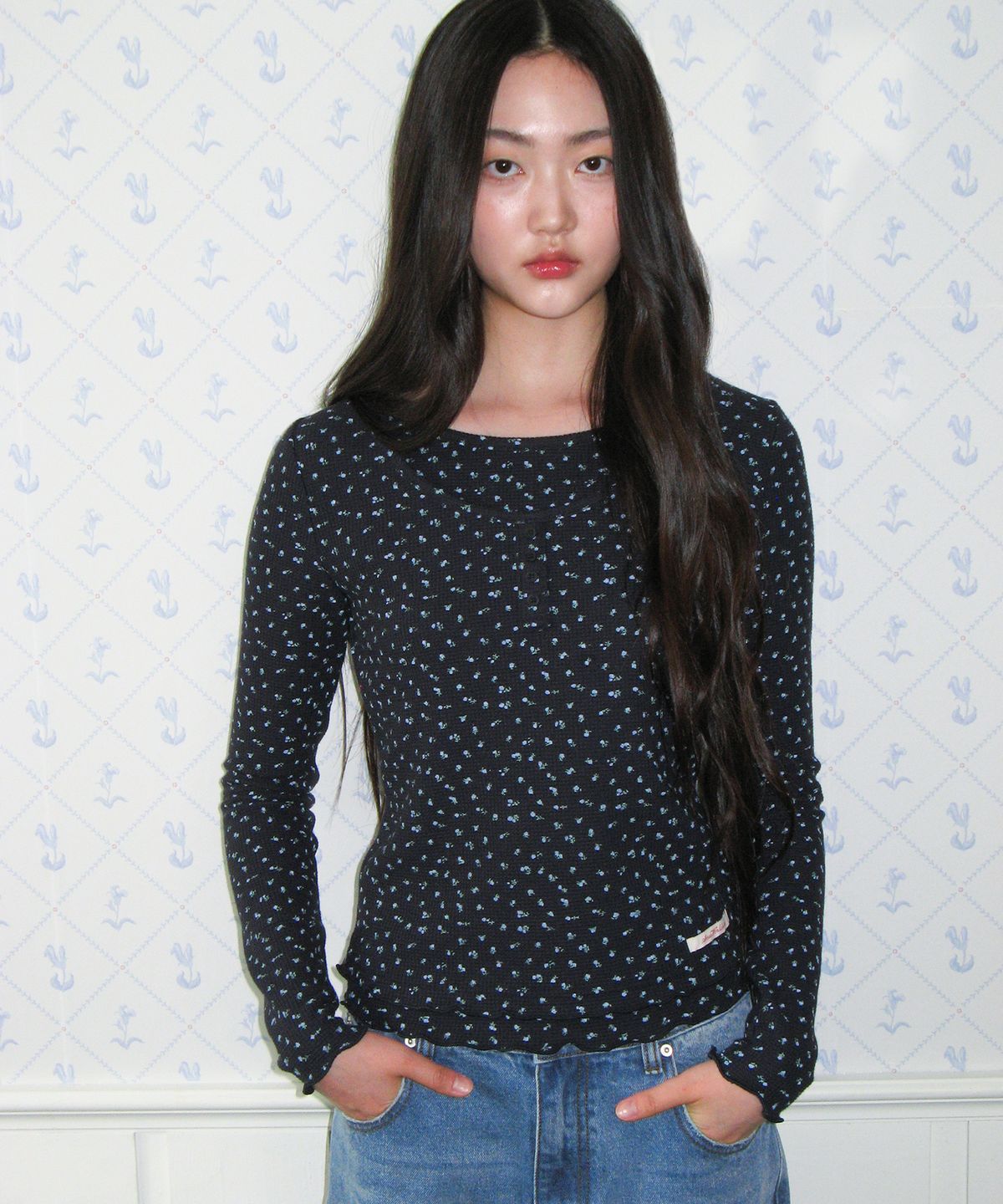 아메스 월드와이드(AMES-WORLDWIDE) CLASSIC FLOWER HENLEY NECK LS TEE NAVY
