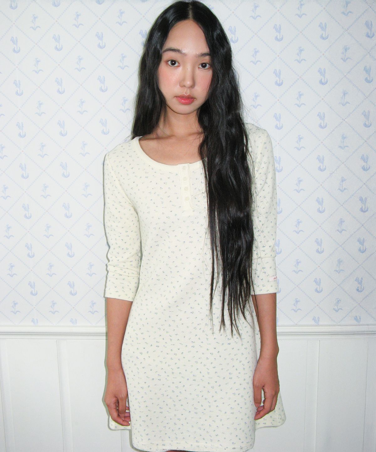 아메스 월드와이드(AMES-WORLDWIDE) CLASSIC WAFFLE HENLEY NECK DRESS CREAM