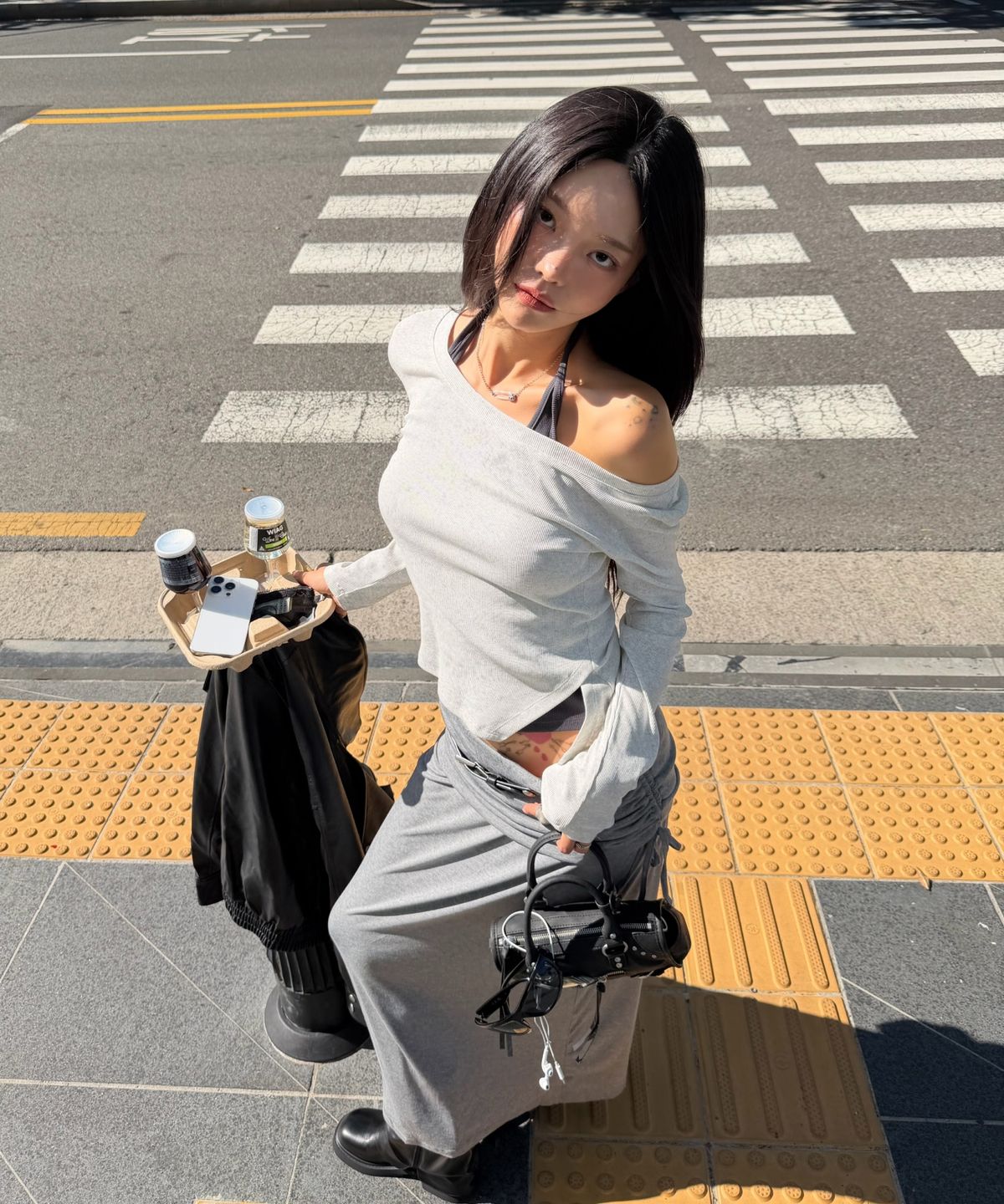 미쏘(MIXXO) 레이어드 원숄더 긴팔 티셔츠_MIWLWGT14A