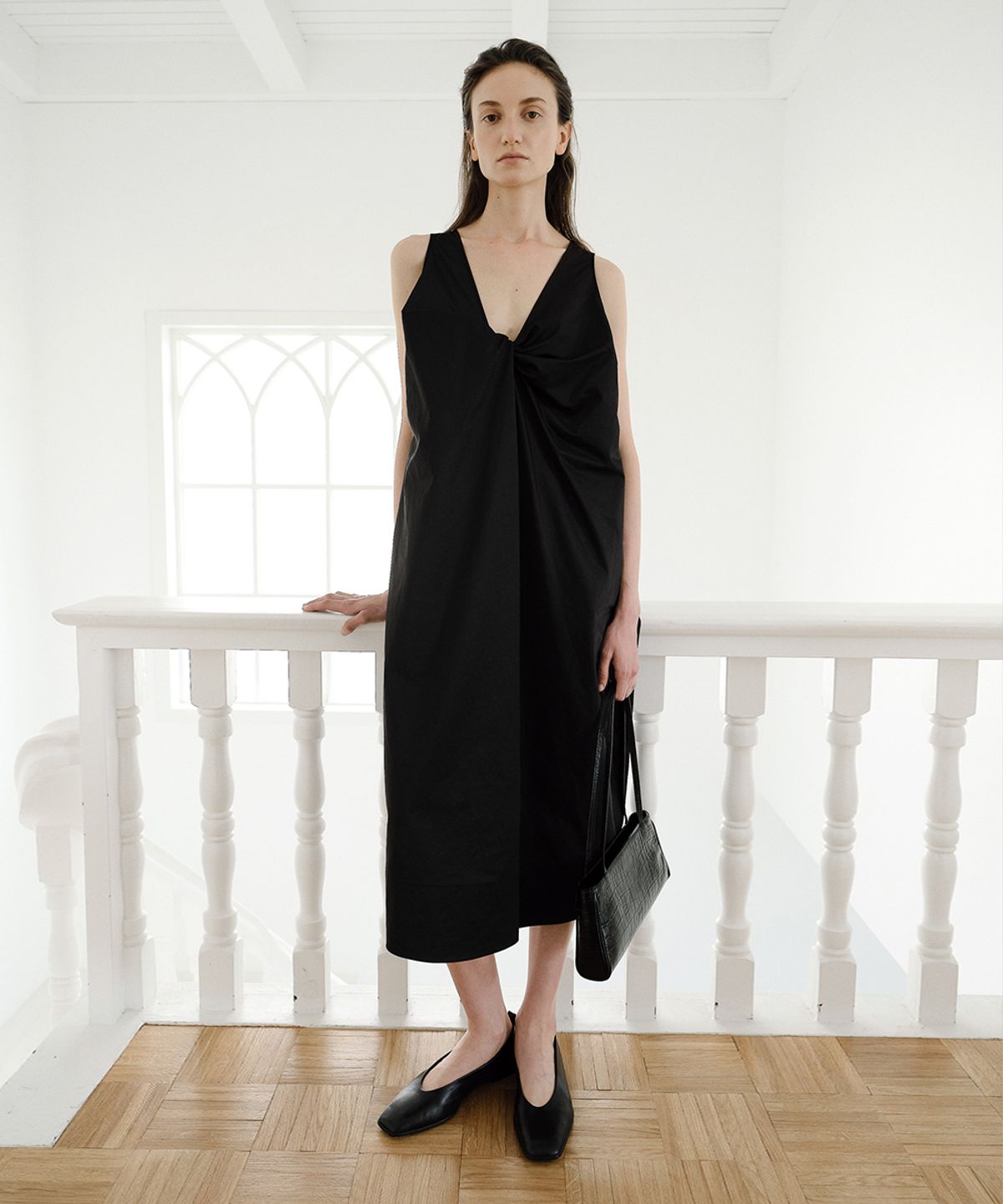 이아(EAAH) MAREN TWIST DRESS (BLACK)