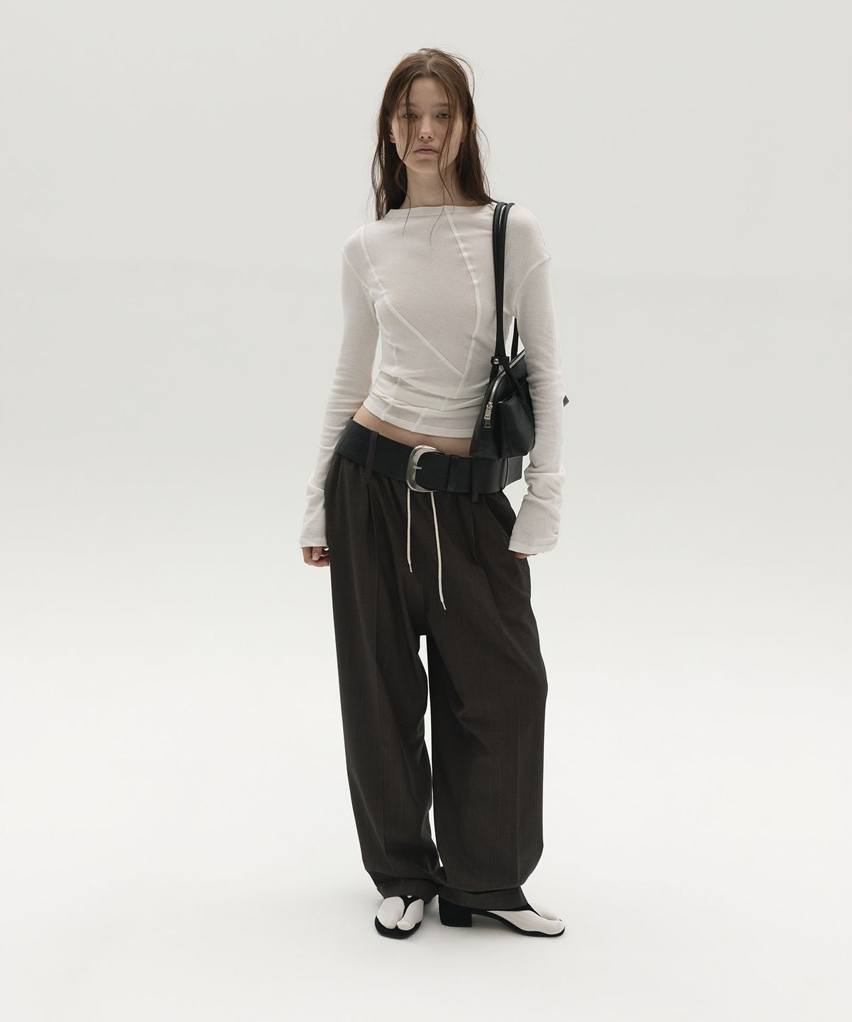 엘씨디씨티엠(LCDC™) NEW CURVED LONG SLEEVE TOP (WHITE)