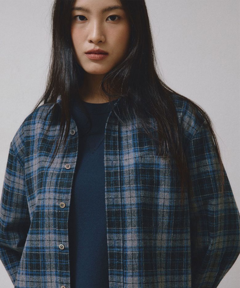 V-STITCH SWEATSHIRT (NAVY)