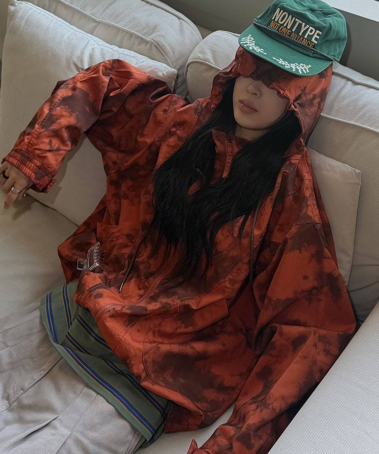 CLOUD HOODED ZIP WINDBREAKER (ORANGE)