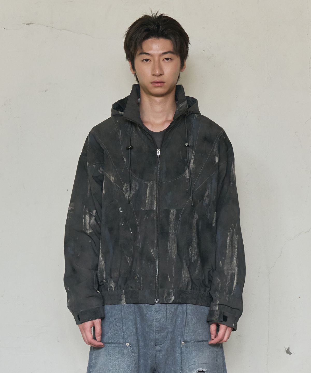 논타입(NONTYPE) PAINT SPLATTER HOODED ZIP WINDBREAKER (CHARCOAL)