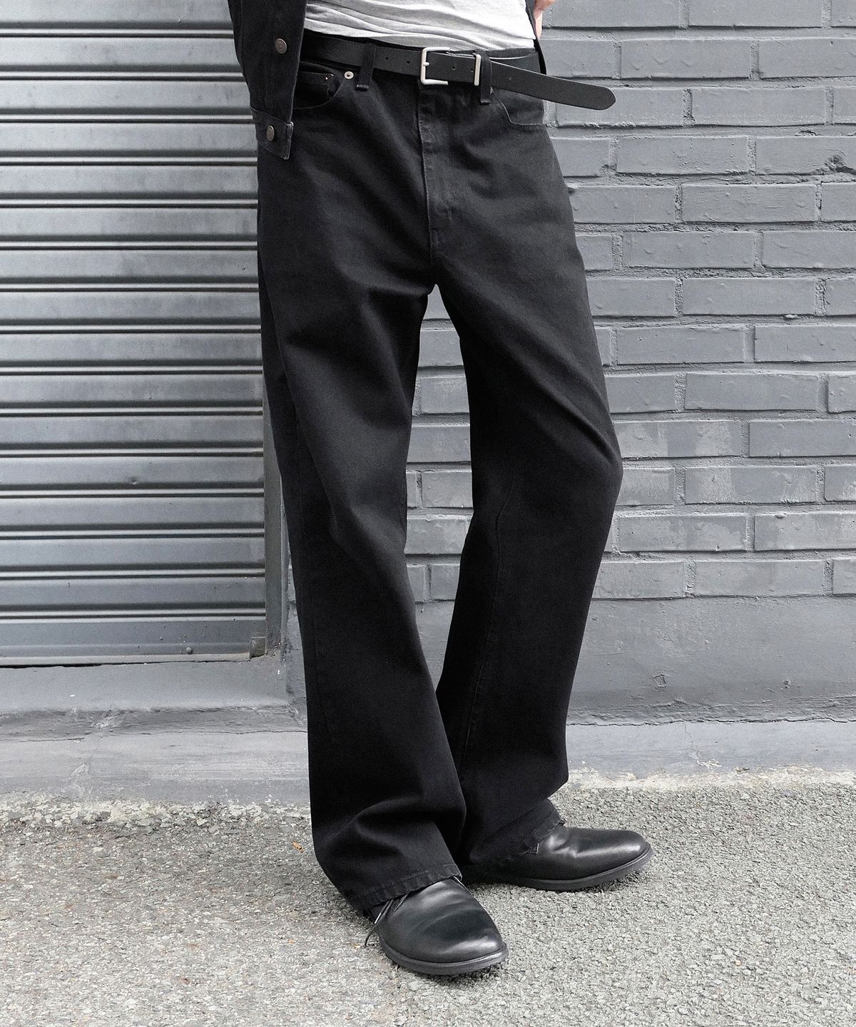 브랜디드(BRANDED) SEMI FLARE DENIM PANTS [WASHED BLACK]