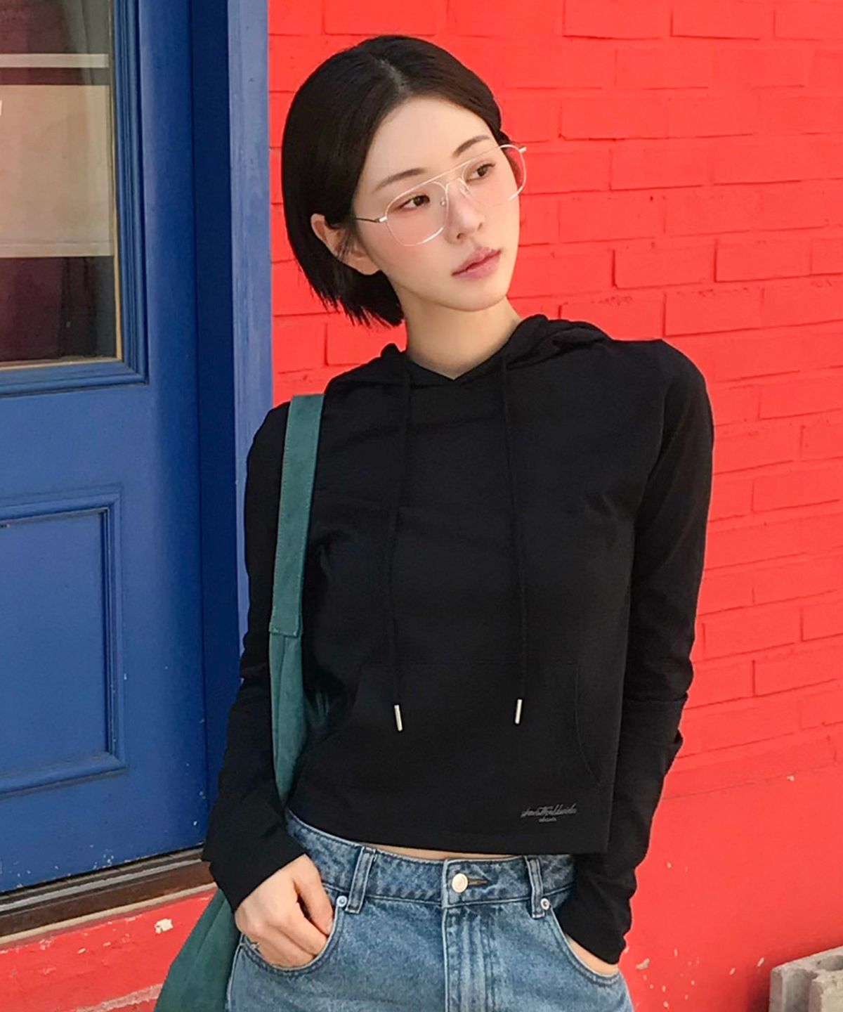 아메스 월드와이드(AMES-WORLDWIDE) CLASSIC CROP HOODIE LS TEE BLACK
