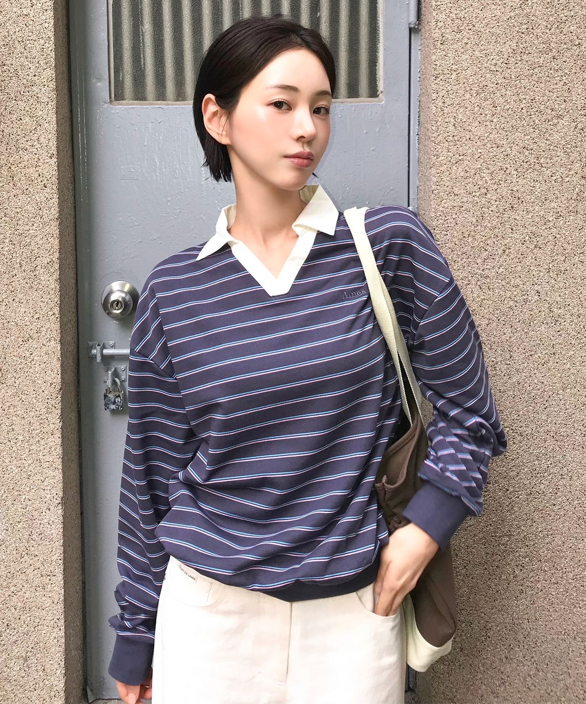 아메스 월드와이드(AMES-WORLDWIDE) V NECK COLLAR STRIPE SWEATSHIRT PURPLE