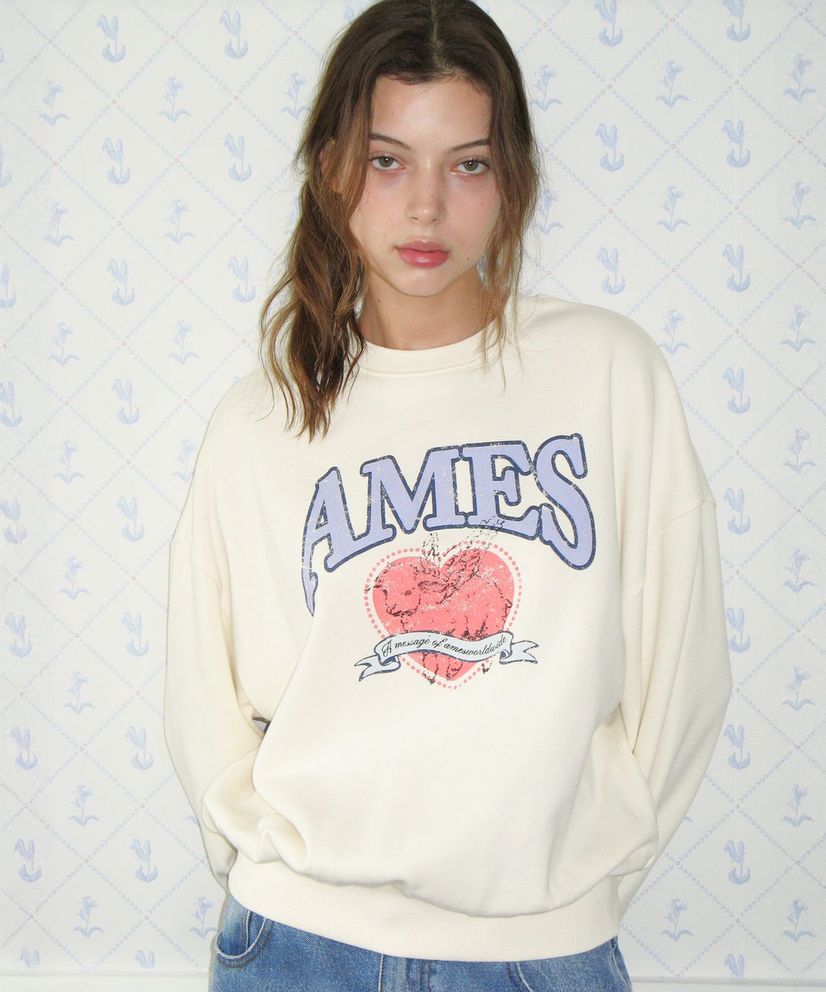 아메스 월드와이드(AMES-WORLDWIDE) ANGEL LOVE SWEATSHIRT CREAM