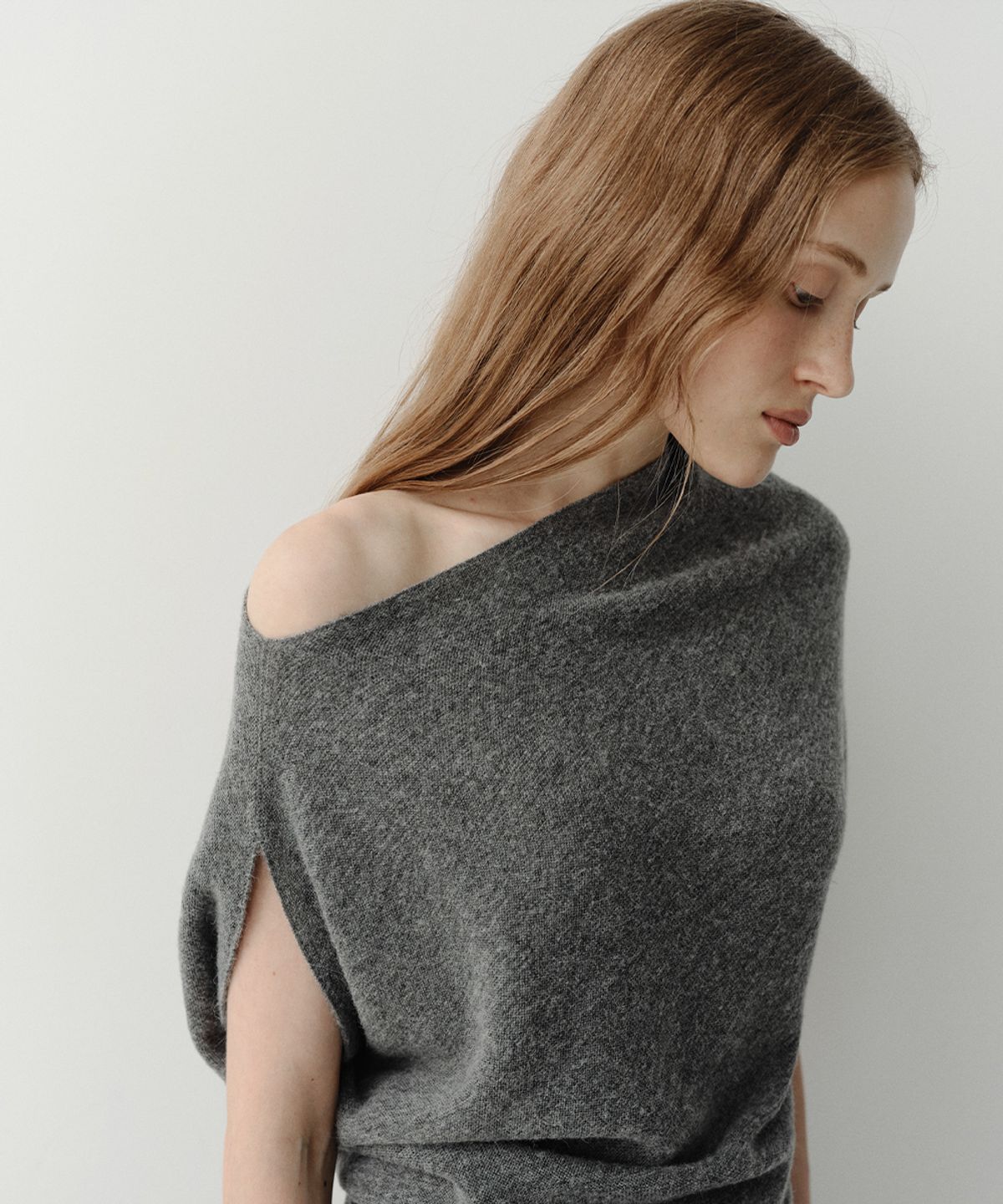 이아(EAAH) BABY ALPACA DRAPE KNIT TOP (GREY)
